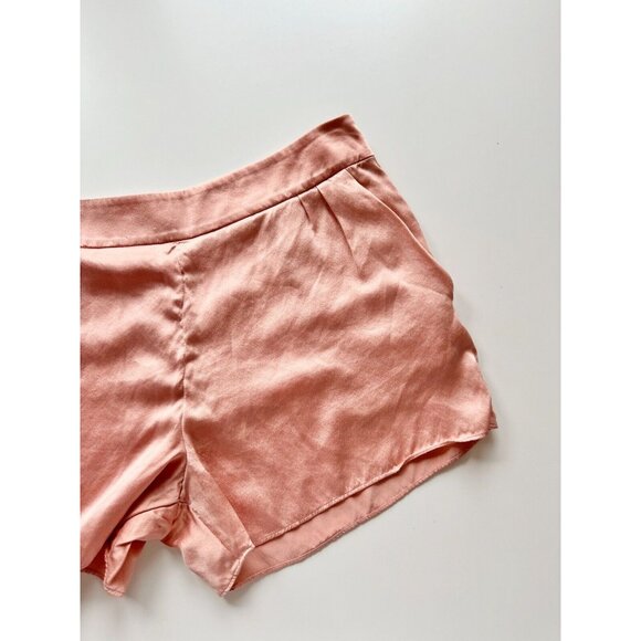 Aritzia WILFRED Peach Pink Silk Satin Charmeuse High Rise Pleated Shorts, Size 2 - Picture 3 of 12